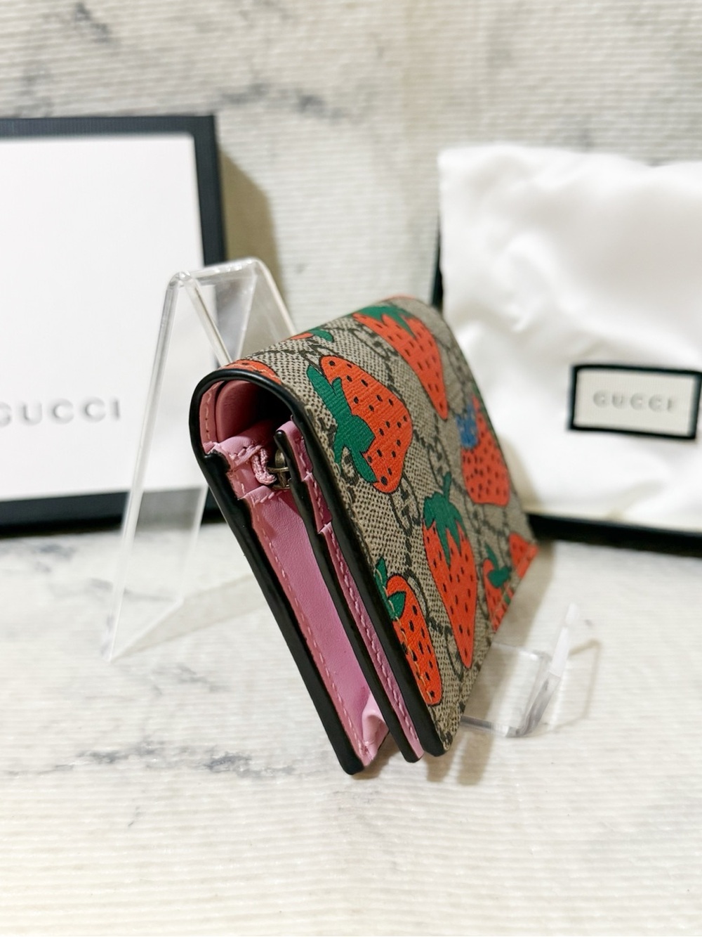 Gucci GG Supreme Strawberry Print Card Case Wallet with COA - Picture 5 of 17